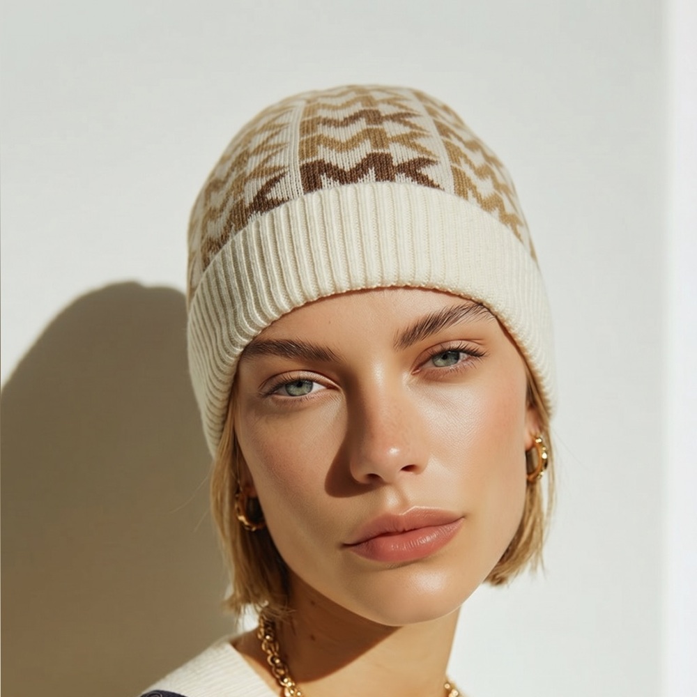 🌿  Michael Kors Gold Monogram‎ Knit Beanie ✨